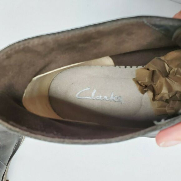 Clarks Chukka Ankle Boots Leather Two Eyelet Classic US 10.5 M - Picture 8 of 12